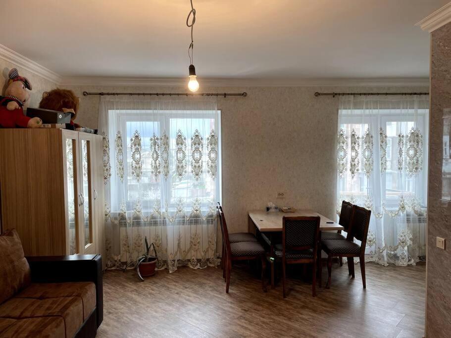 Aram Guest House Sevan Exterior photo